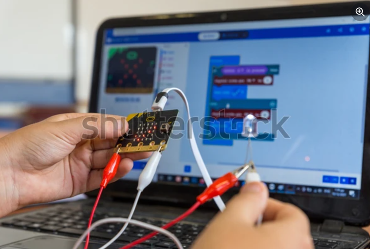 Smart Gadget:Tech-Tinkerers [Mirco:bit] (2025-08-01 - 2029-01-01)